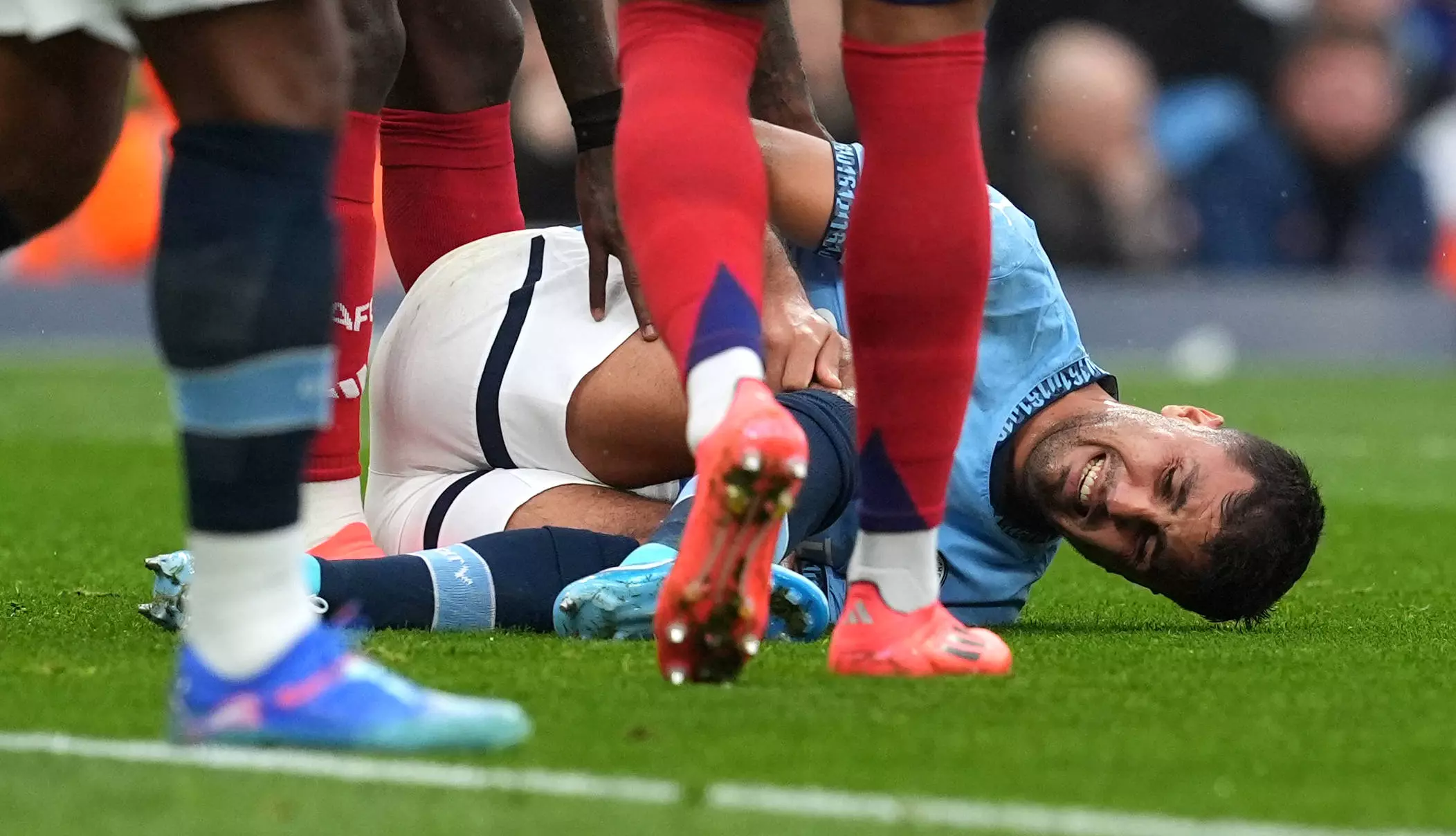 Two Out-of-Contract Midfielder Bargains to Solve Manchester City Rodri Crisis