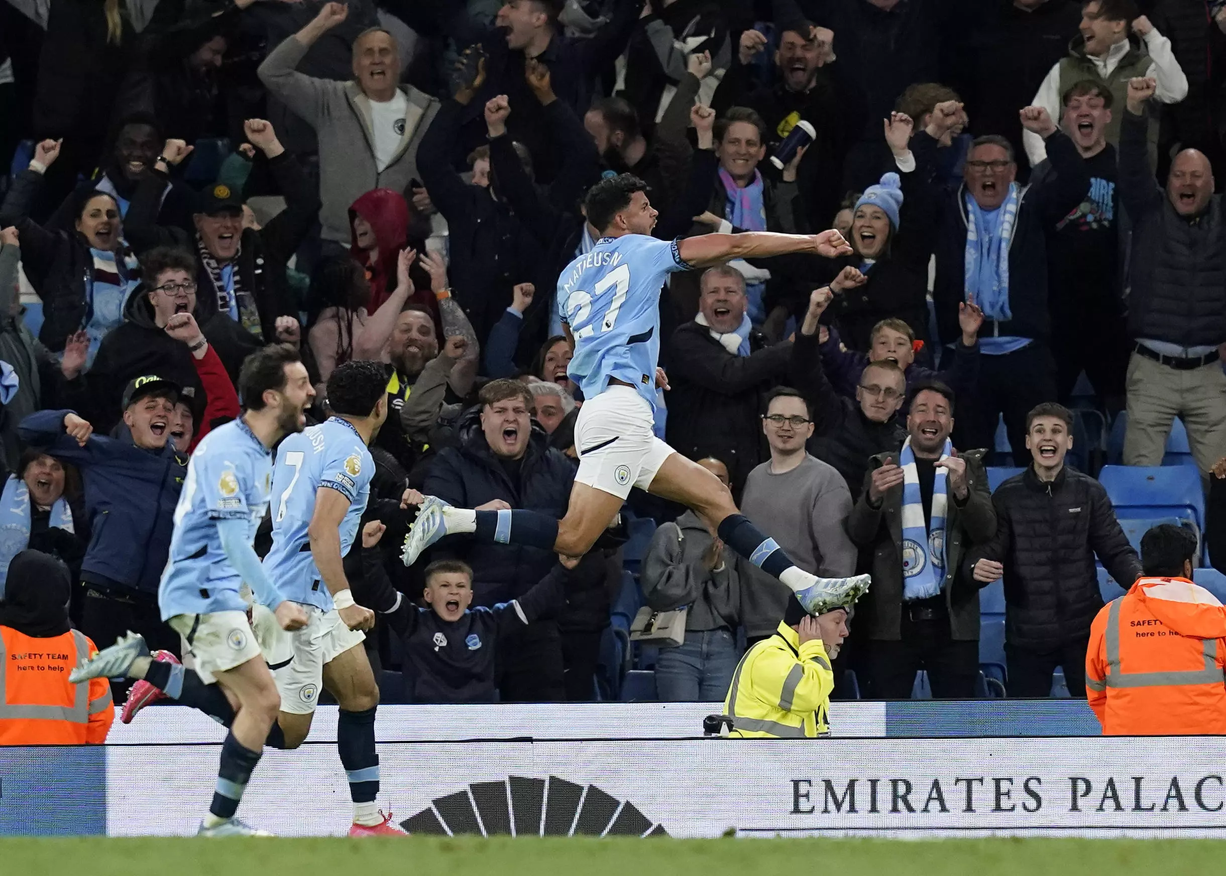 Manchester City’s Makeshift Full-Backs Impress with Brilliant Performances