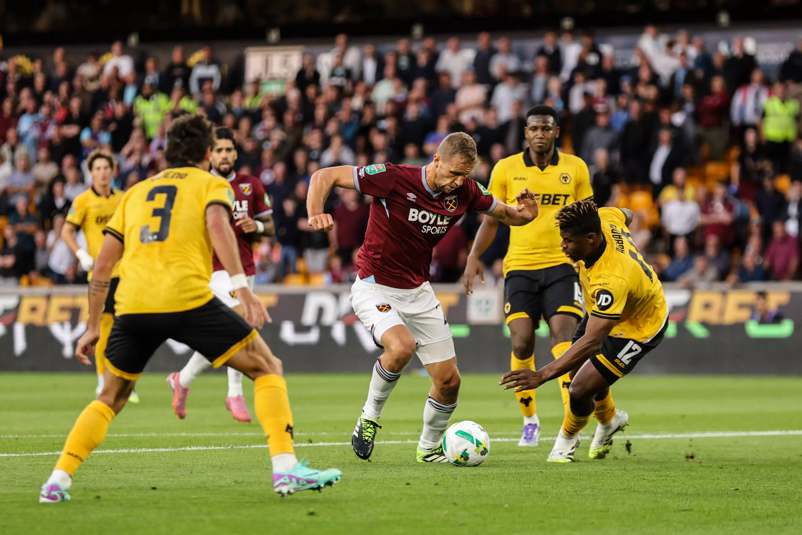 Jarrod Bowen Confronts West Ham Fans After Wolves Defeat