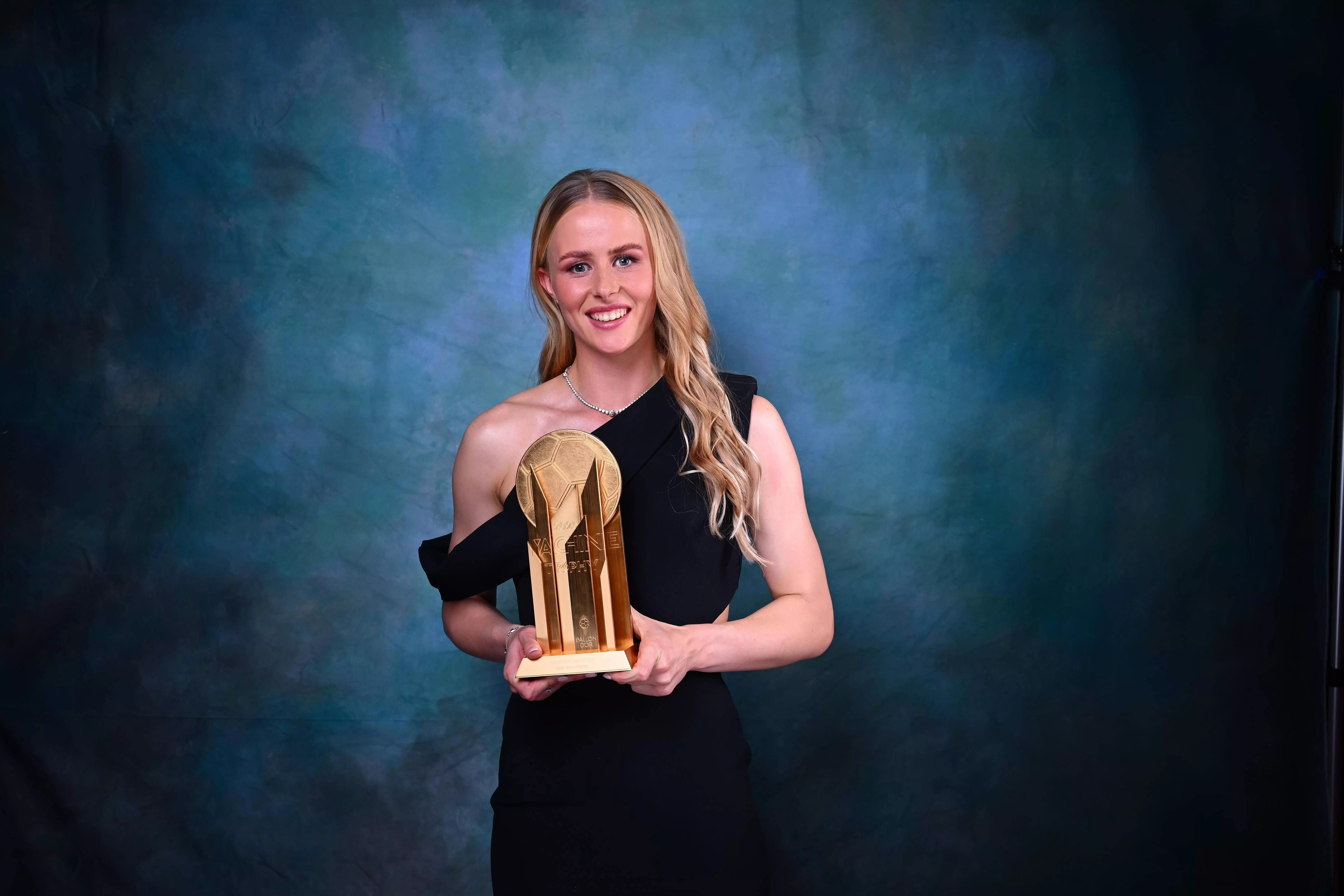 Chelsea’s Hannah Hampton First Woman To Win the Yashin Trophy: Who Is the England Goalkeeper?