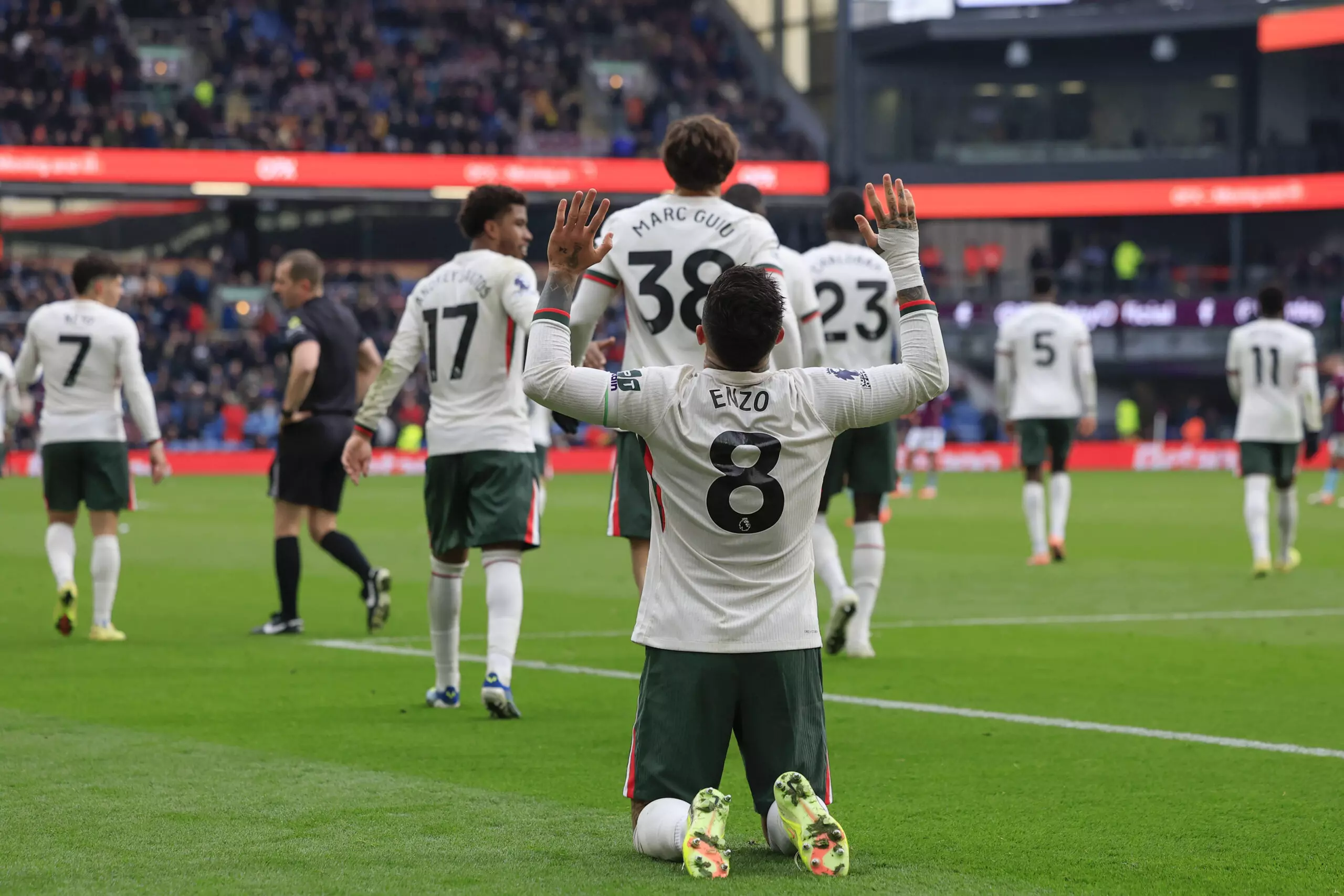 Burnley vs Chelsea 2-0: Enzo Maresca Manages the Chaos as Chelsea Grind Out Win Before Defining Week