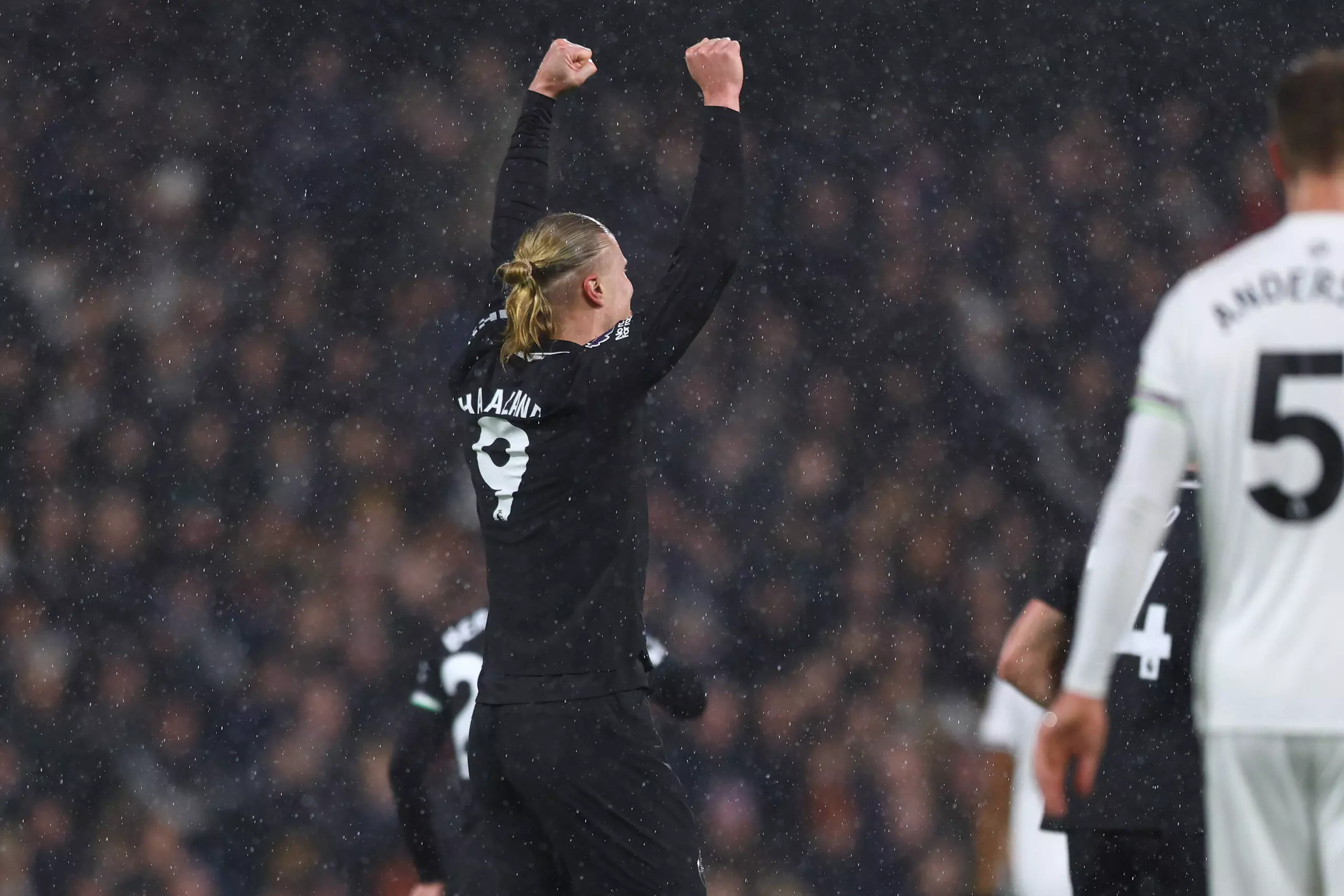 History Rewritten: Haaland Breaks Alan Shearer’s 30-Year Record, Cementing His Place Among Football’s Elite