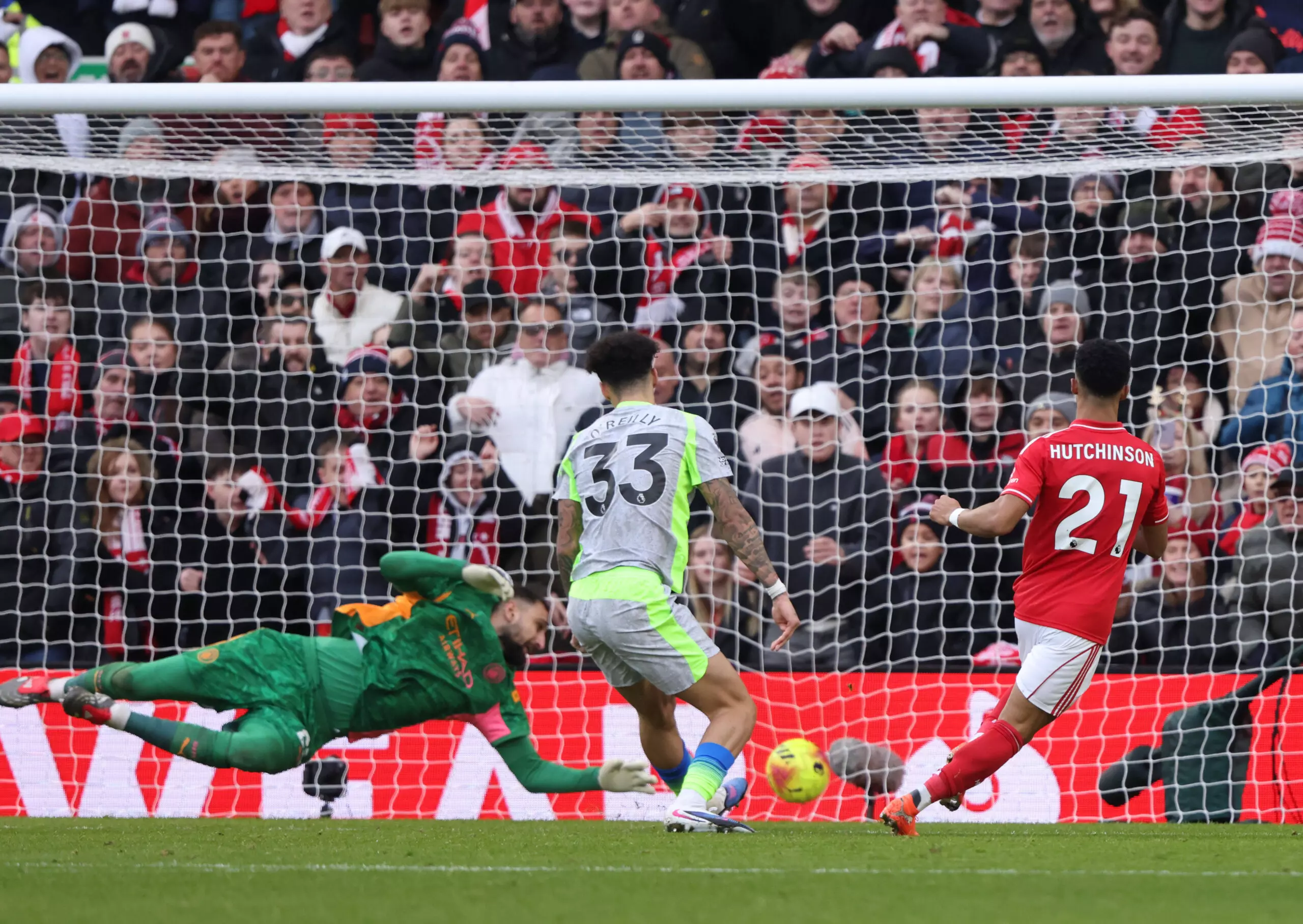 Nottingham Forest vs Manchester City 1-2: Omari Hutchinson Off The Mark For Forest But City Prevail To Go Temporarily Top Of The Table