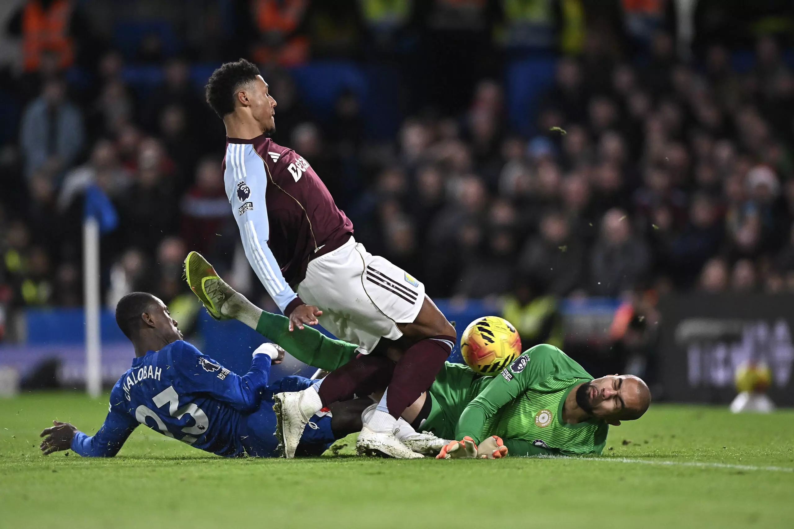 Ollie Watkins Brace Keeps Aston Villa in Premier League Title Race Firmly