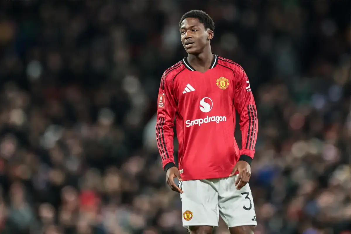 Manchester United Contract Talks Begin With Kobbie Mainoo As Casemiro Exit Approaches