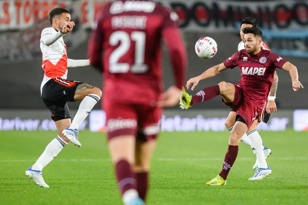 South American Football Roundup: Lanus Takes Lead in Recopa Sudamericana