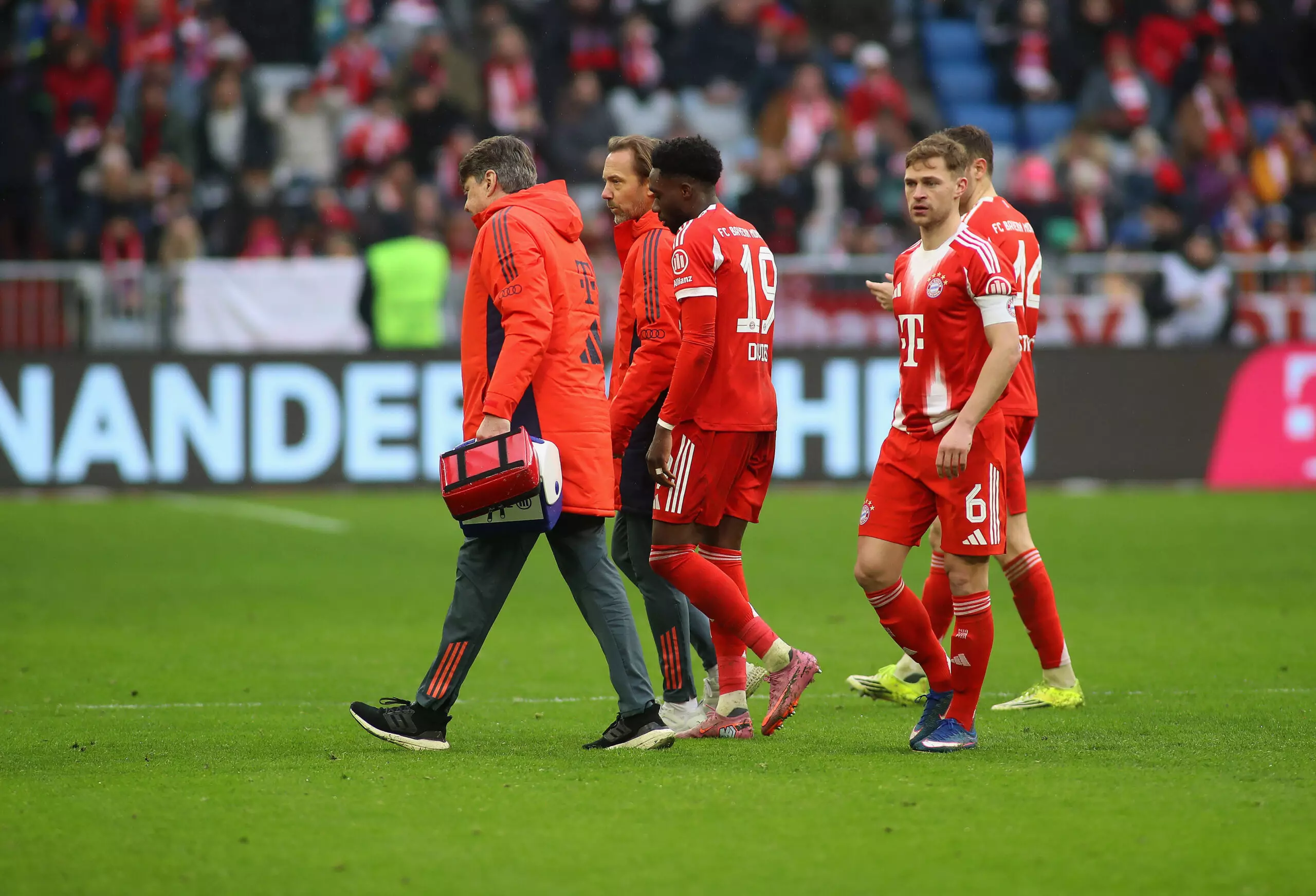 Alphonso Davies’ Injury And The Bayern Munich Left-Back Problem