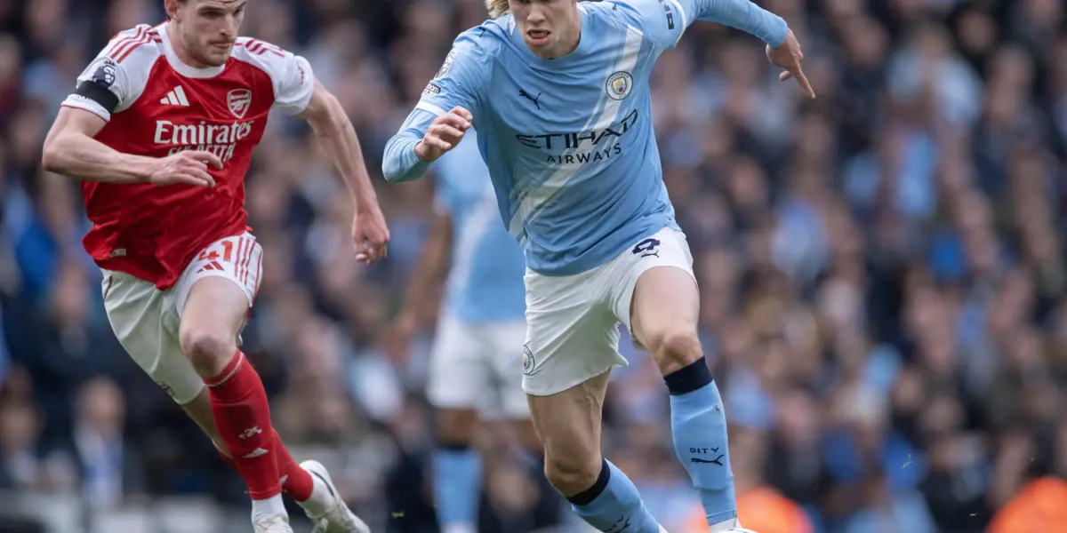 The Balance Between Tradition and Modern Football