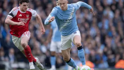The Balance Between Tradition and Modern Football