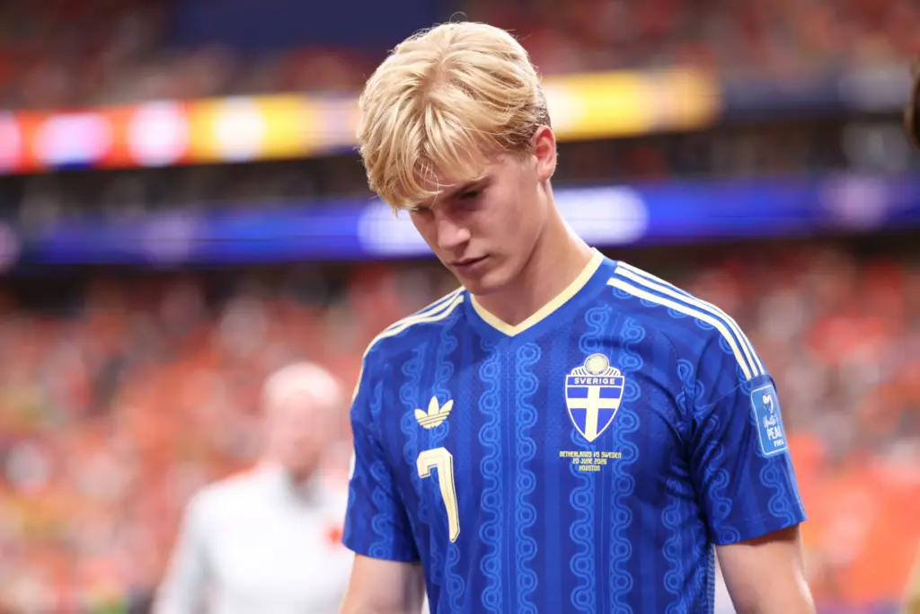 Lucas Bergvall Exit