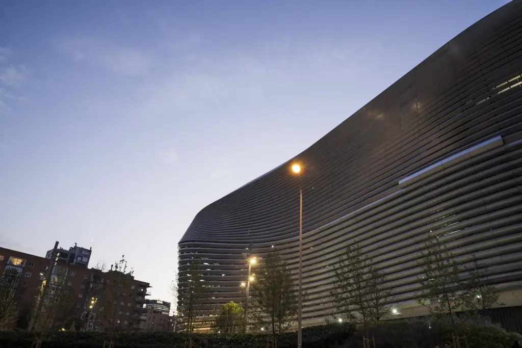 2030 World Cup Final Venue Race