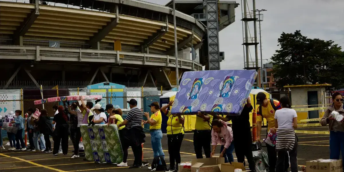 Colombian Football Supporter Groups and Players Mobilize to Aid Earthquake Victims