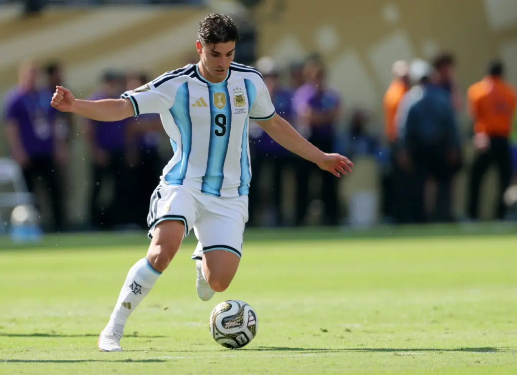 Julian Alvarez Signing: FC Barcelona