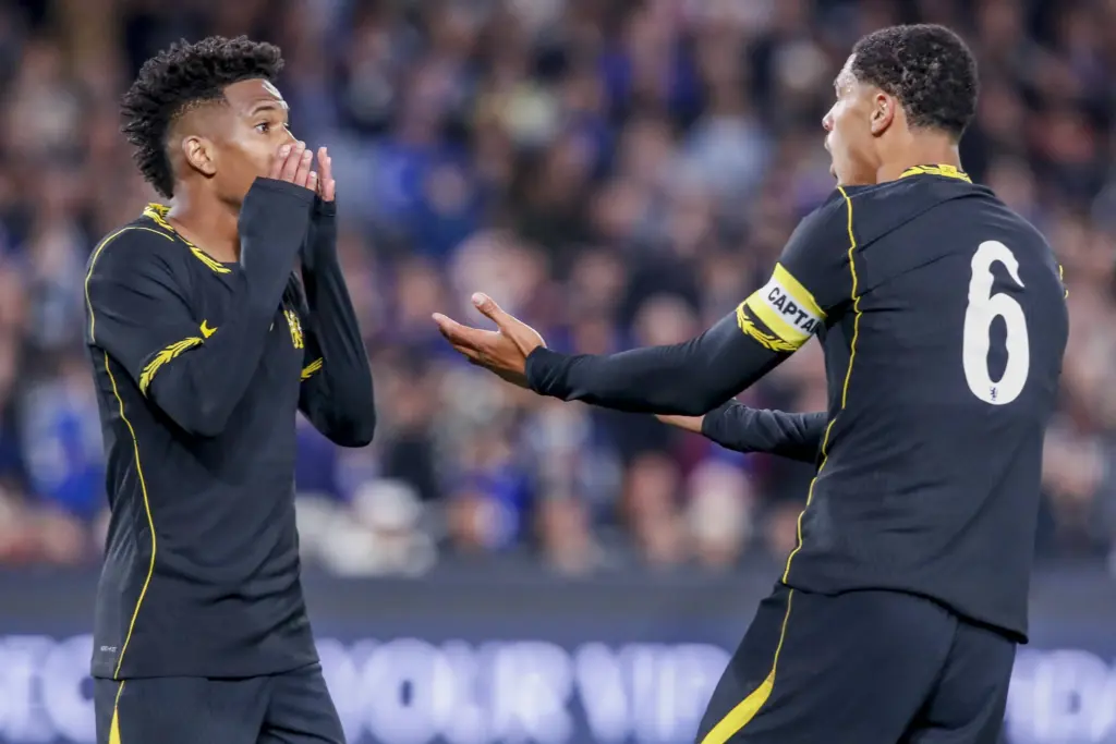 Chelsea Defence Struggles