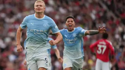 Manchester United vs Manchester City: Gritty Display From 10 Man Cityzens Keeps Them Unbeaten In The Premier League